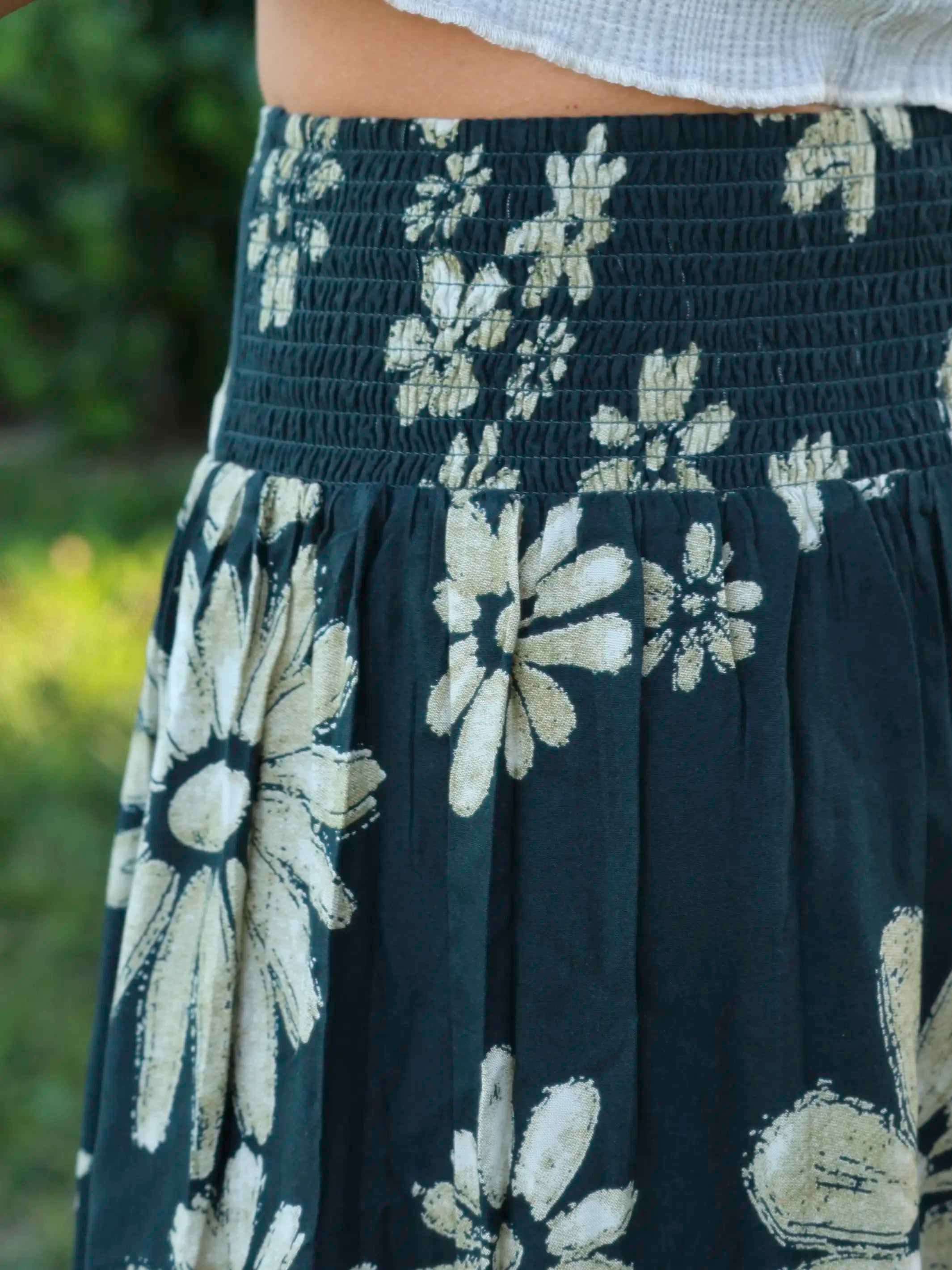 Addie Midi Skirt - Black Cream Daisies
