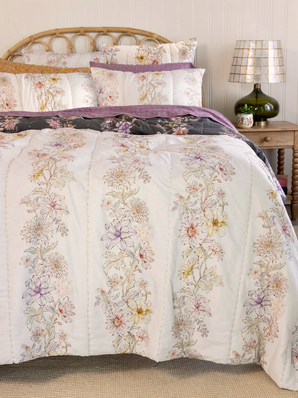 Bungalow Reversible Cotton Quilt - Ivory Dahlia Rows