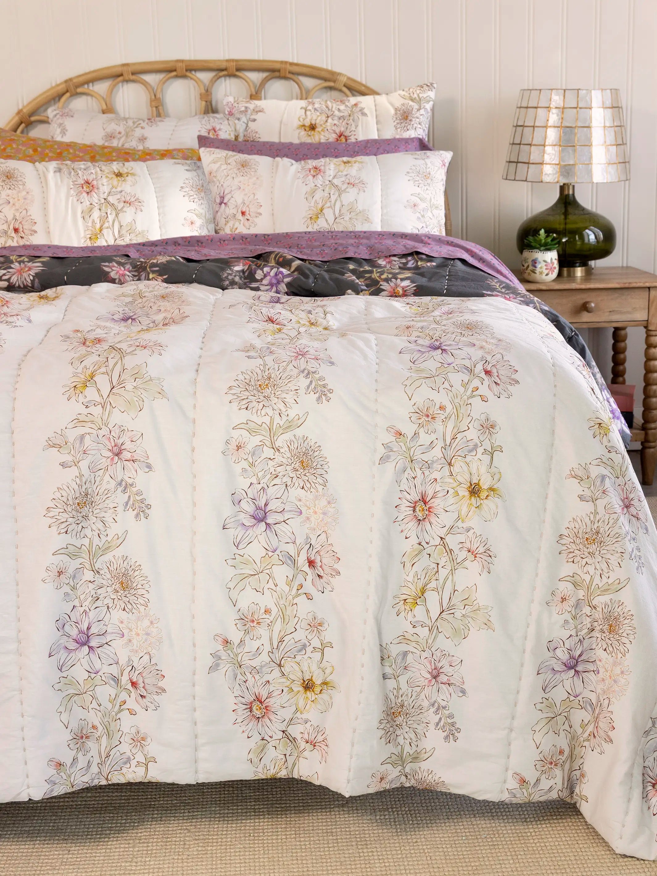 Bungalow Reversible Cotton Quilt - Ivory Dahlia Rows