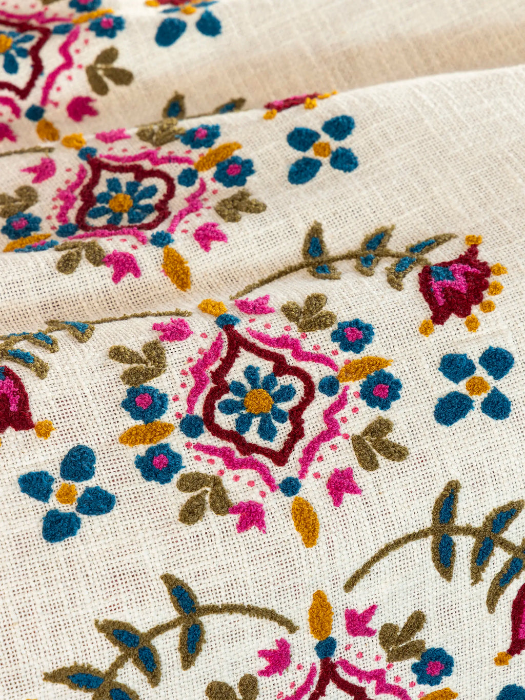 Cotton Slub Tufted Bedspread - Cream
