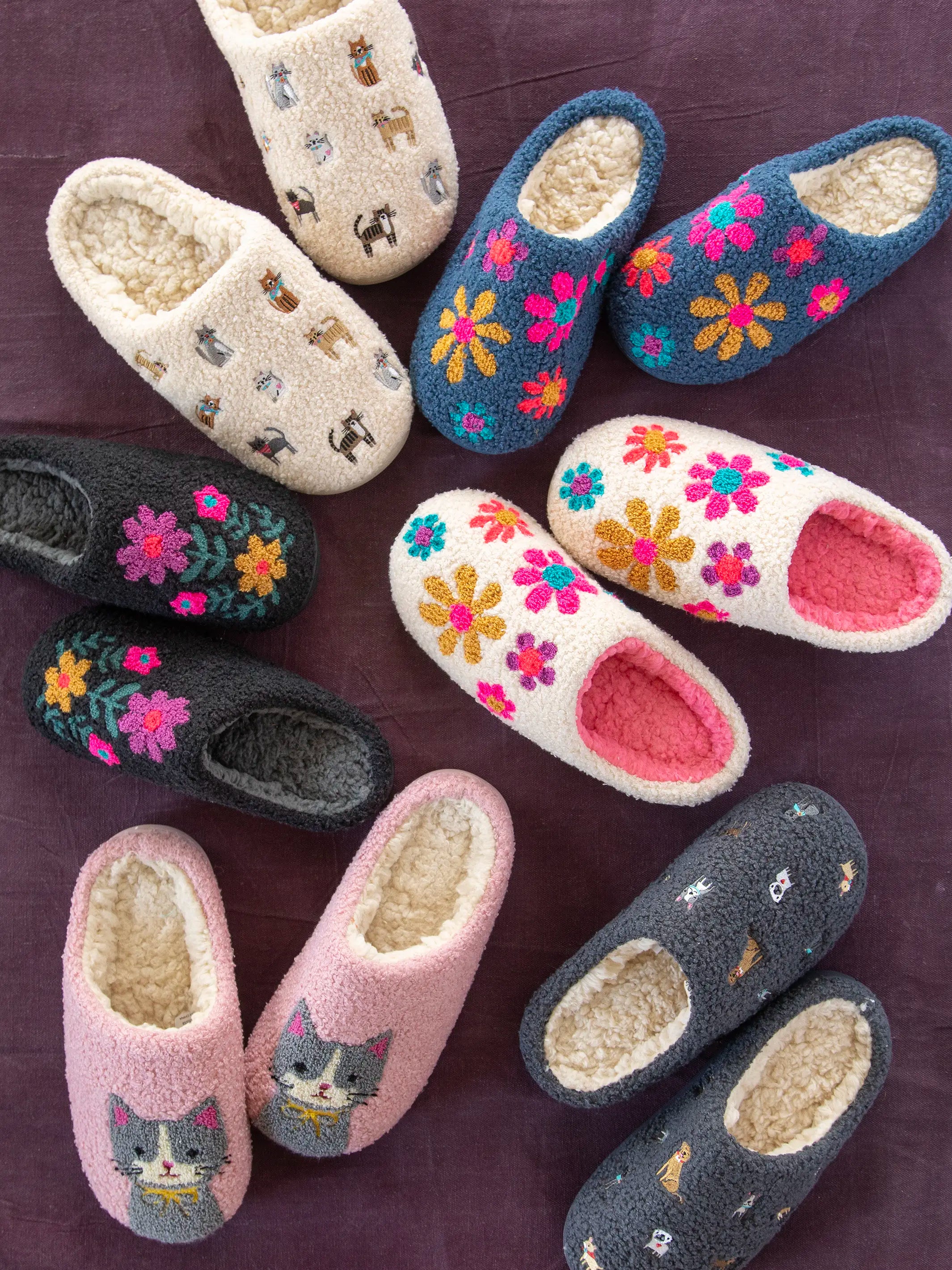Icon Sherpa Slippers - Black Pink Folk Flower