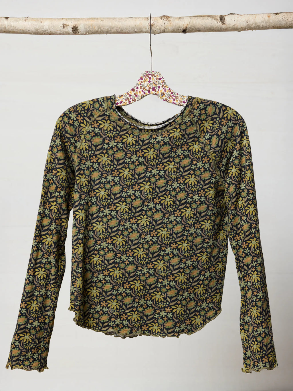 Lily Cotton Long Sleeve Tee Shirt - Tan Daisies Floral