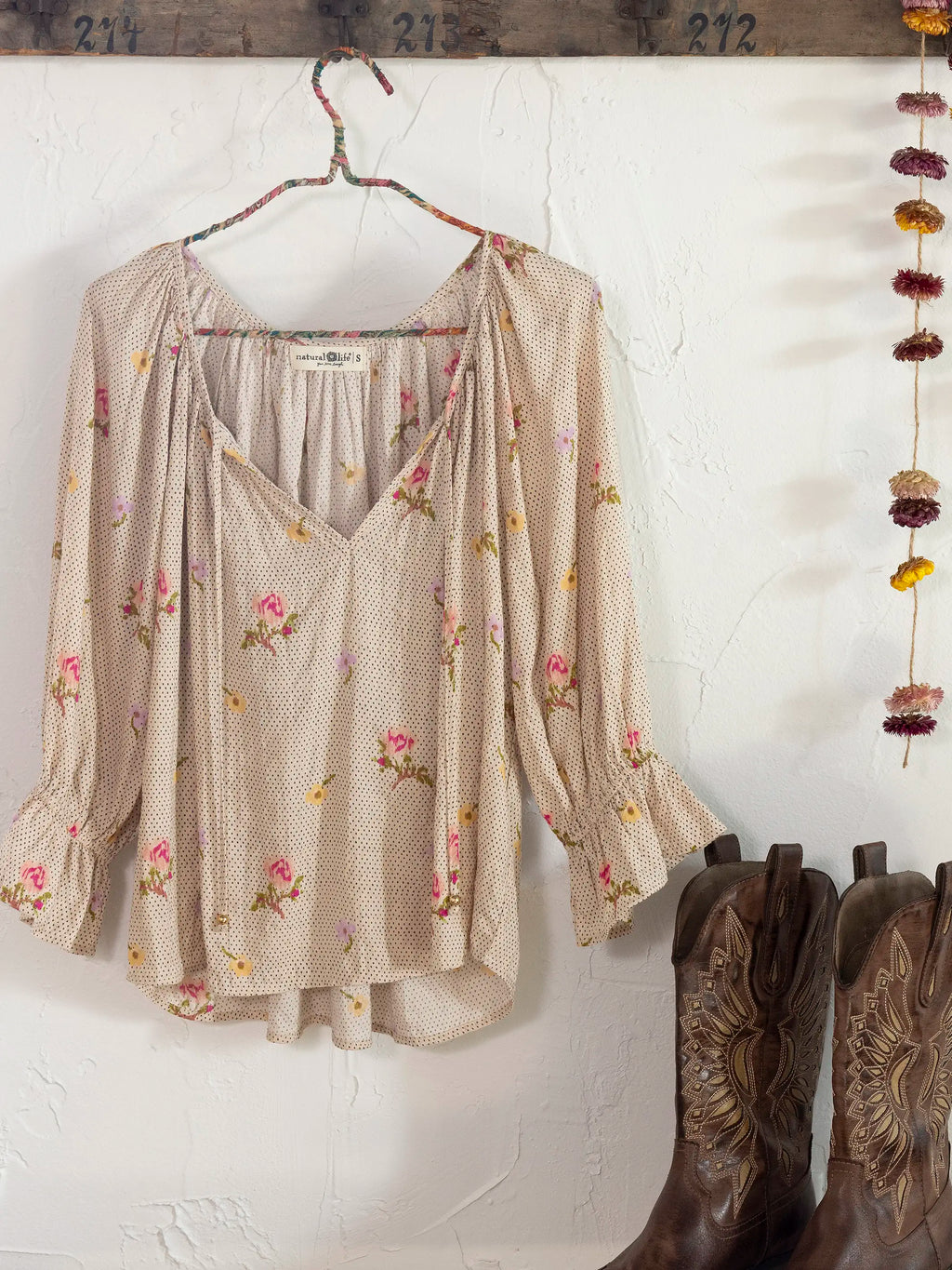 Magnolia Top - Pin Dot Prairie Cream