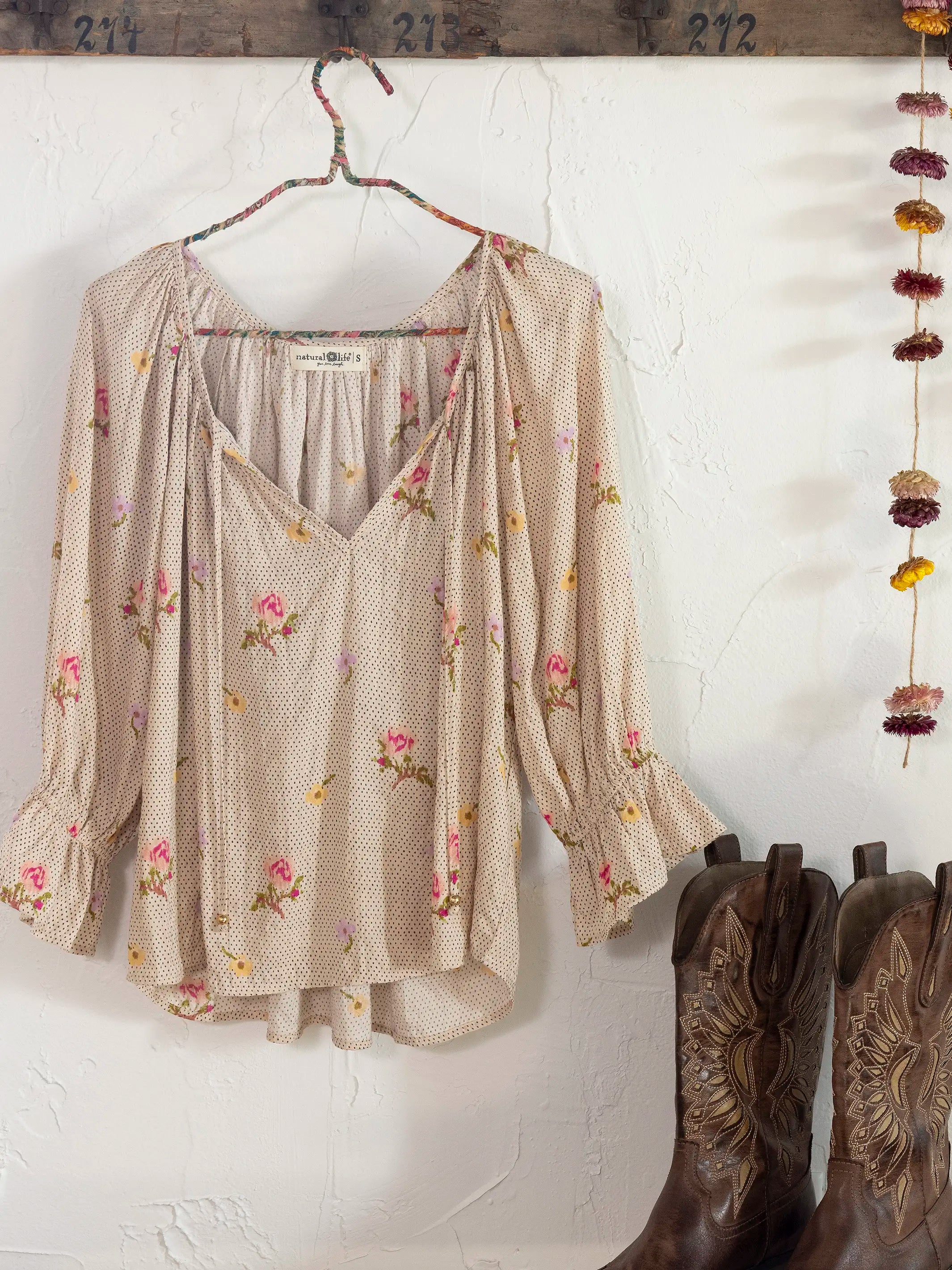 Magnolia Top - Pin Dot Prairie Cream