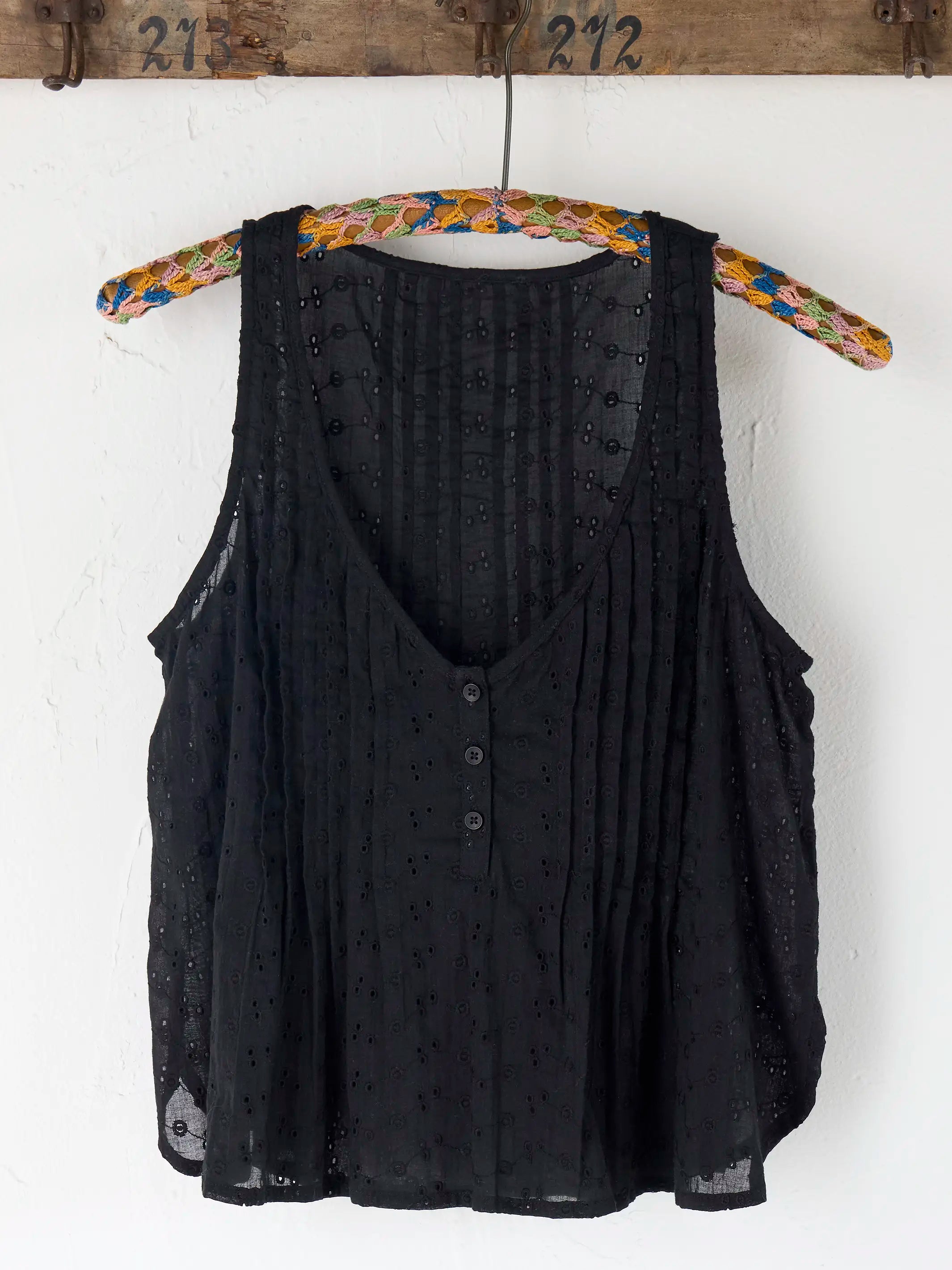 Savannah Sleeveless Cotton Eyelet Top - Black