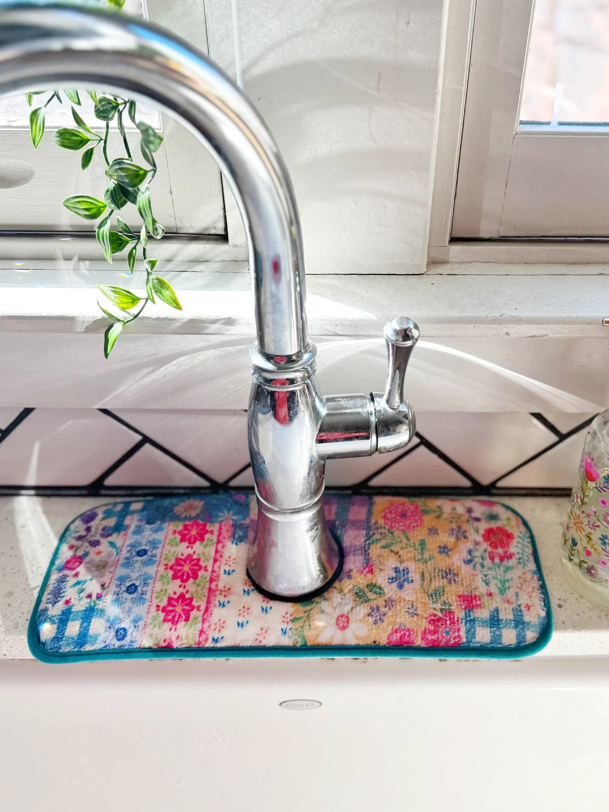 Reversible Faucet Sink Mat - Chickens