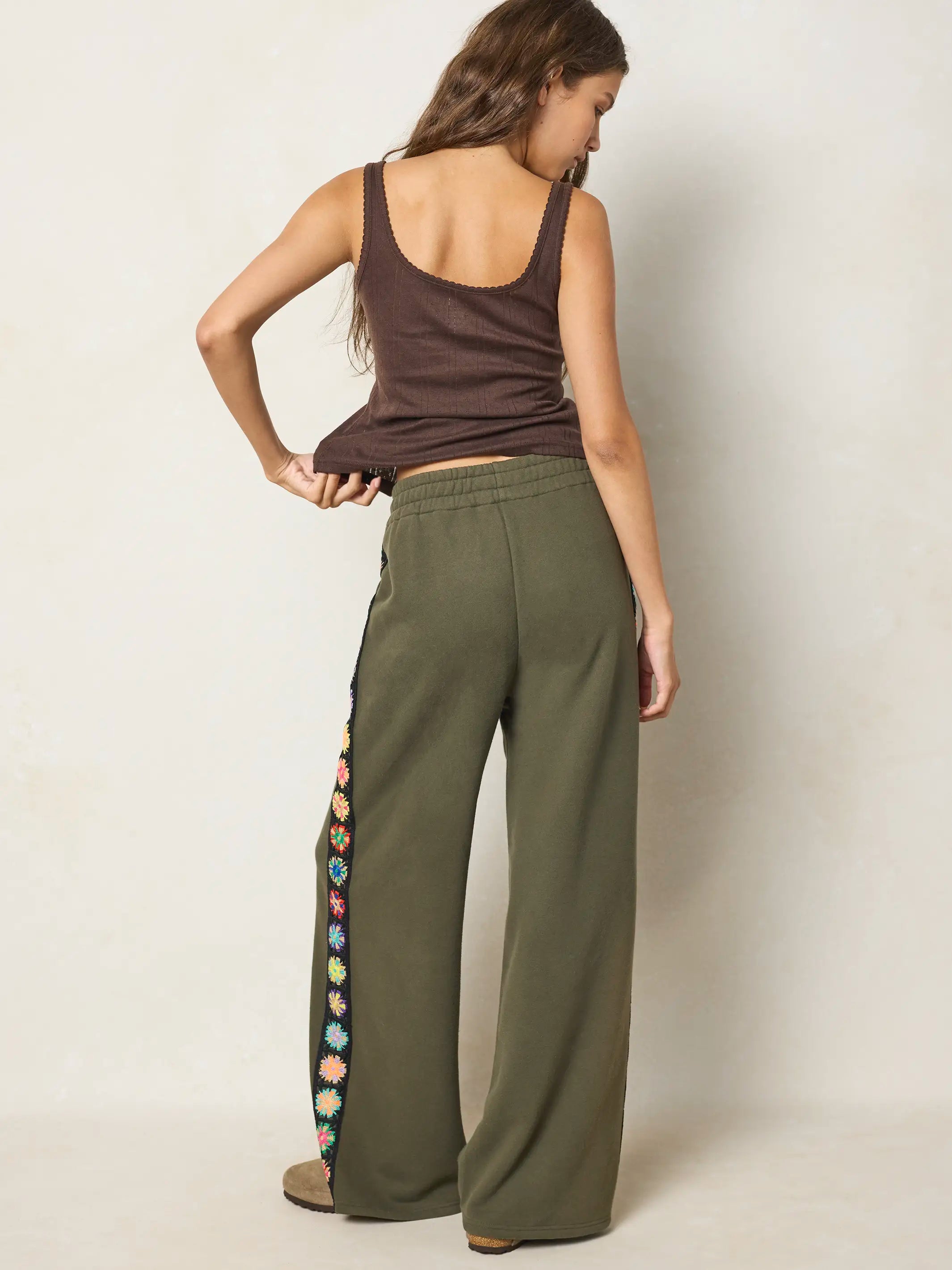 Lyvie Trim Sweatpants - Olive