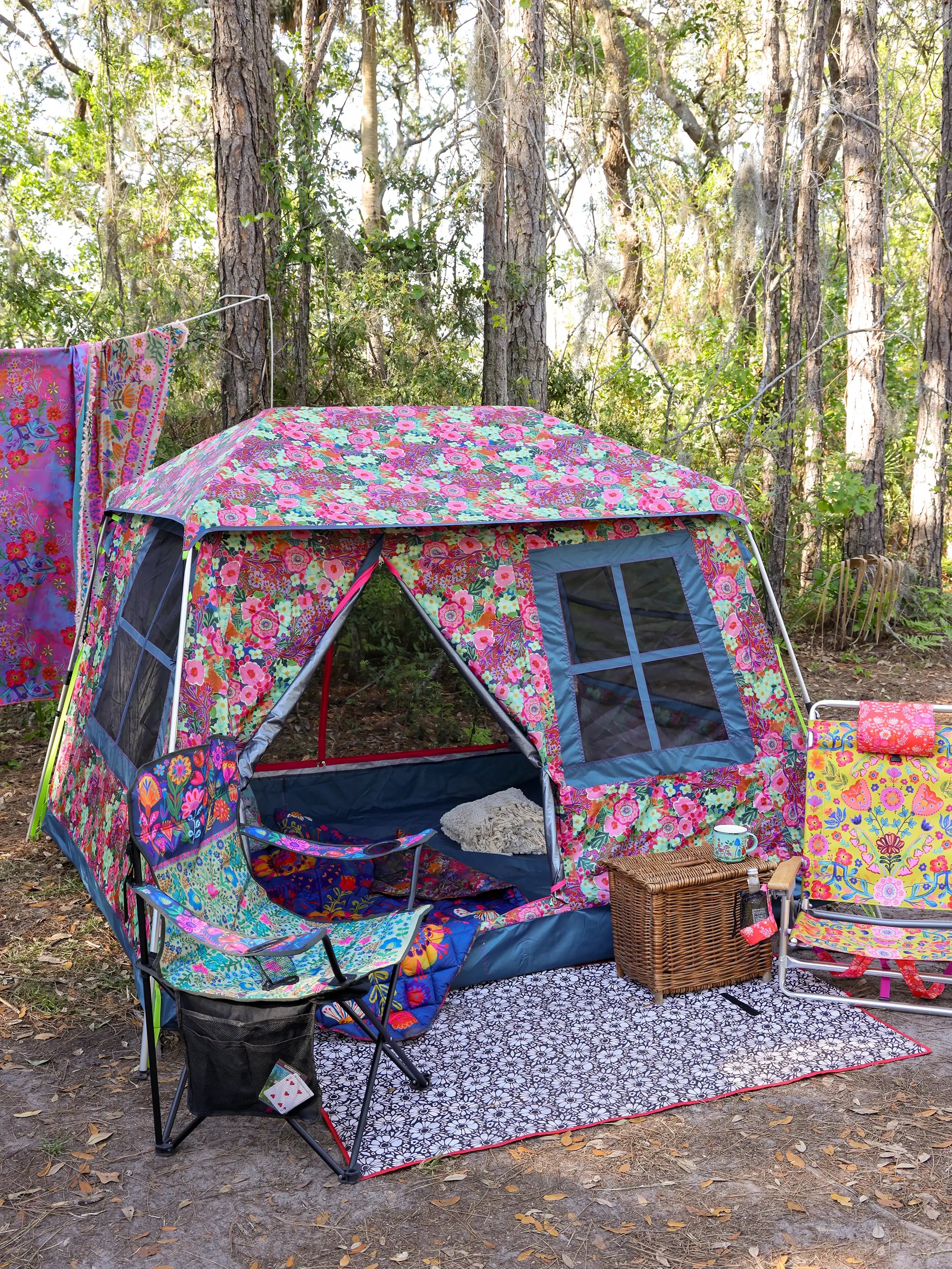 Live Happy Camping Tent - Cozy Cottage