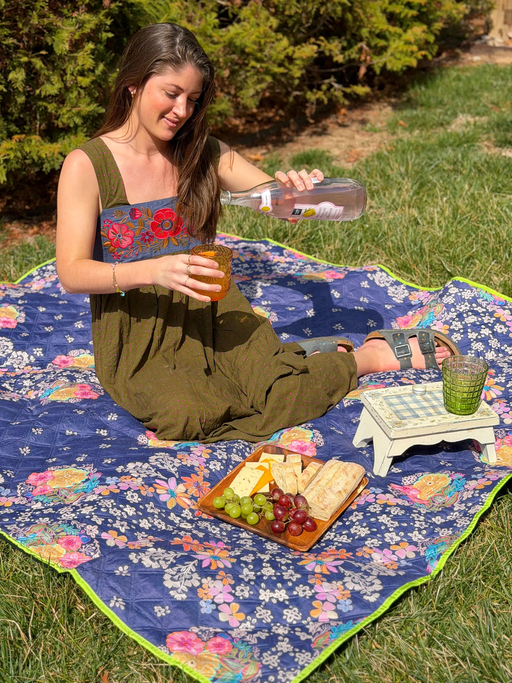 Picnic Blanket Tote - Tropic Bandana Navy