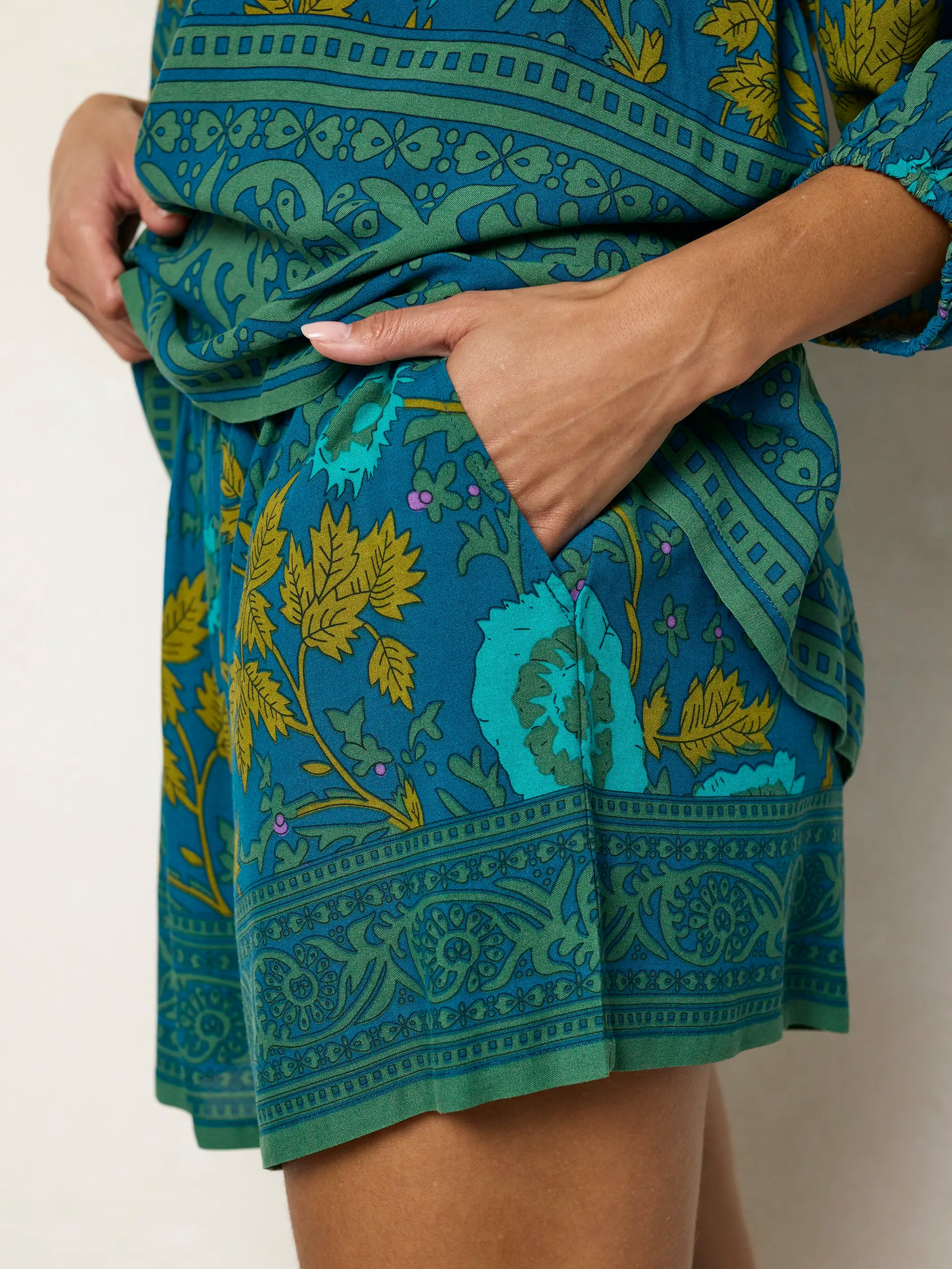 Maribel Shorts - Teal Sage Border