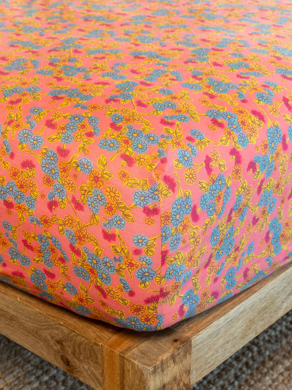 Mix & Match Cotton Fitted Sheet - Coral Daisy Toss