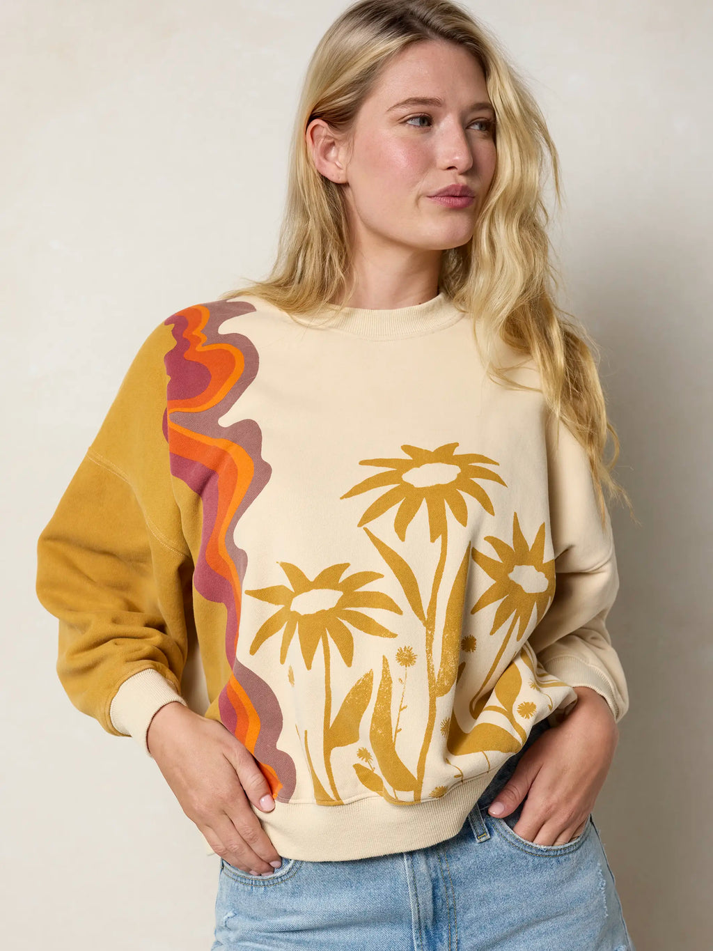 Marlowe Sweatshirt - Cream Daisy