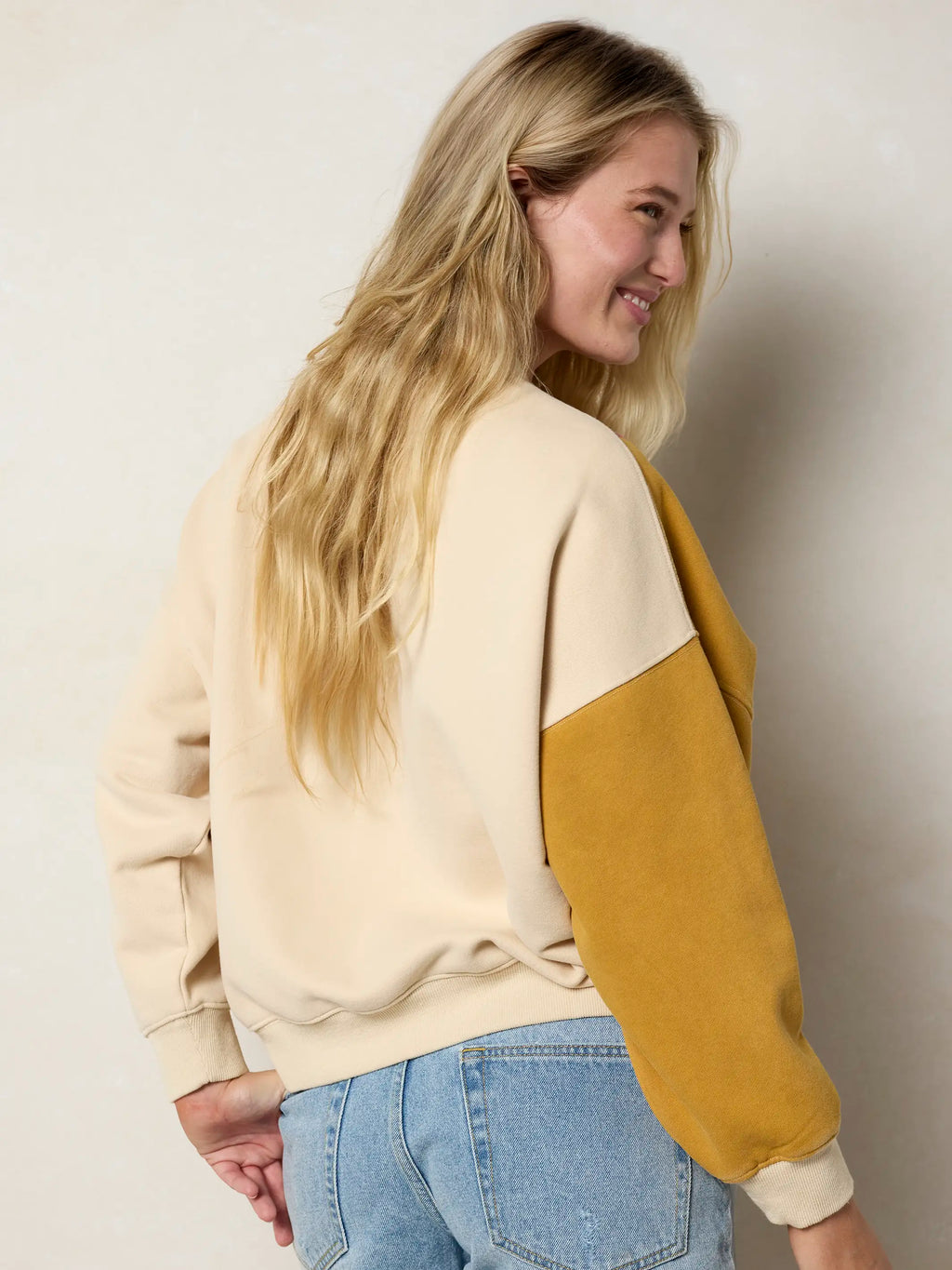 Marlowe Sweatshirt - Cream Daisy