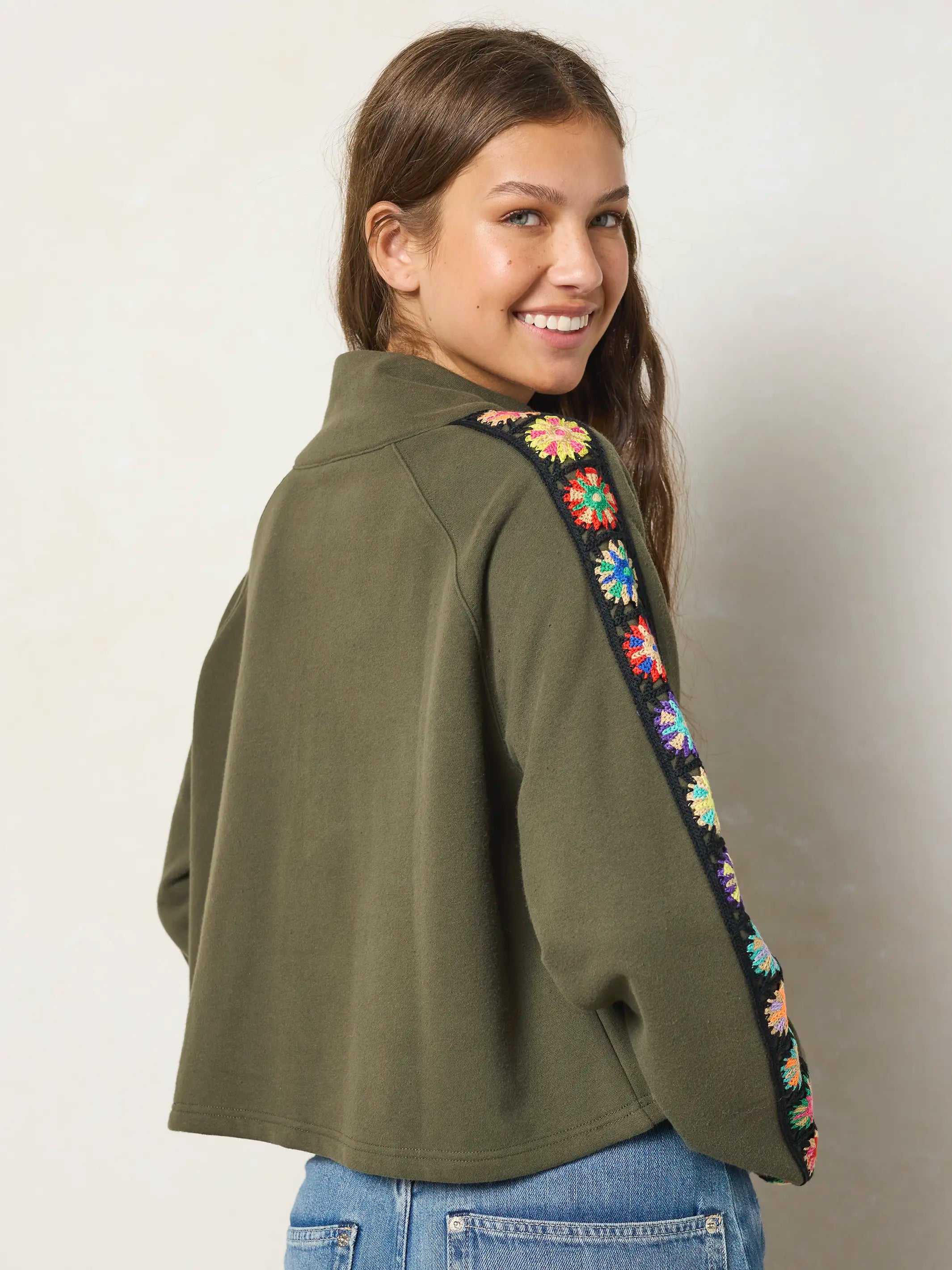 Lyvie Trim Sweatshirt - Olive