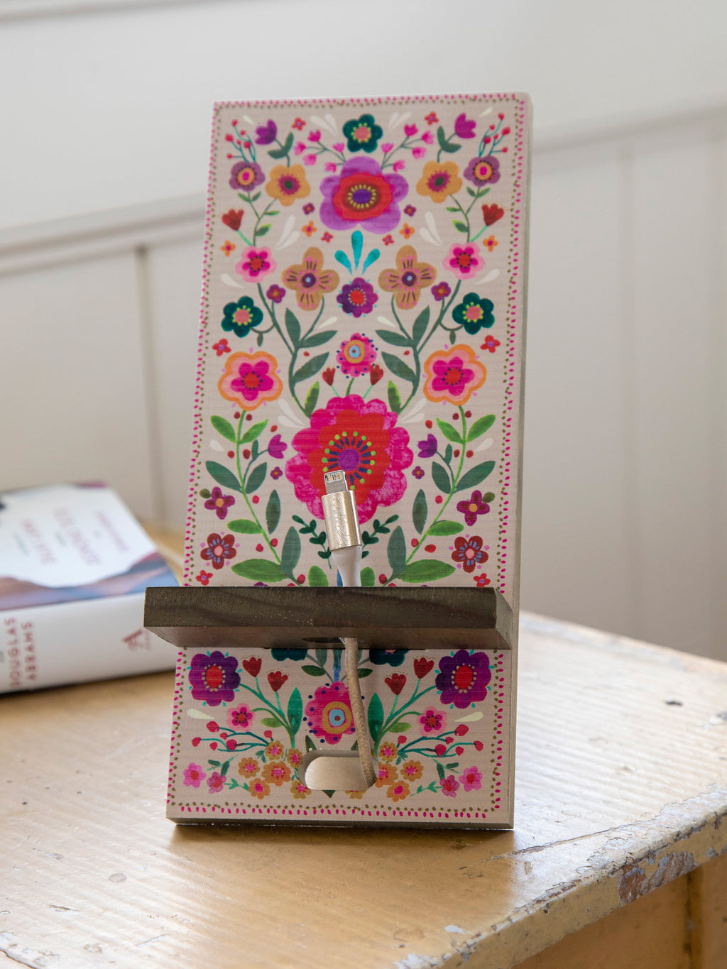 Wooden Phone Stand - Cream Folk Flower